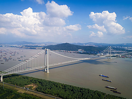 南京绕越高速四桥段桥涵隧定期检查